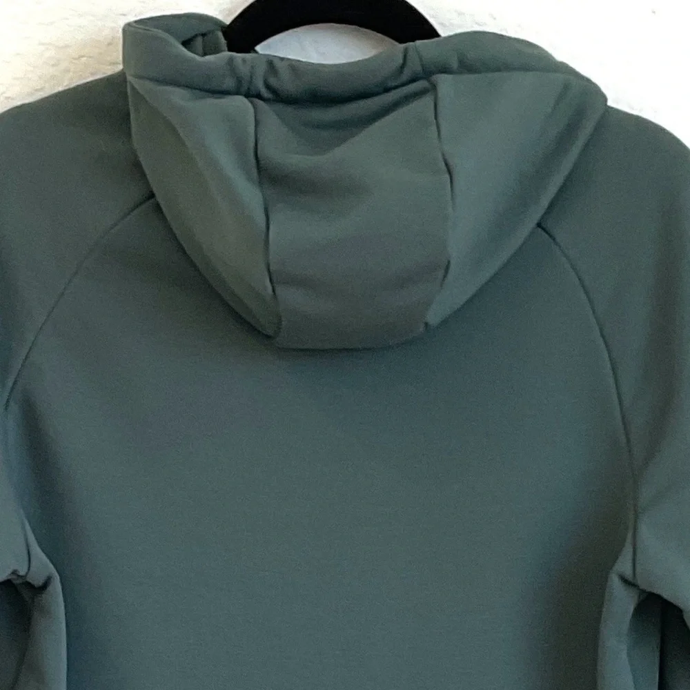 Nike Men's DRI-FIT Hoodie in Rosemary Green Size Small